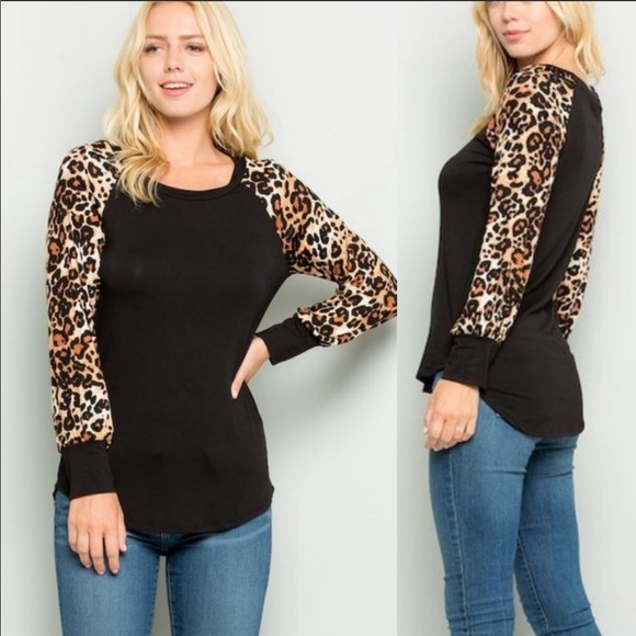ActingPro Tops - Leapard long sleeve top